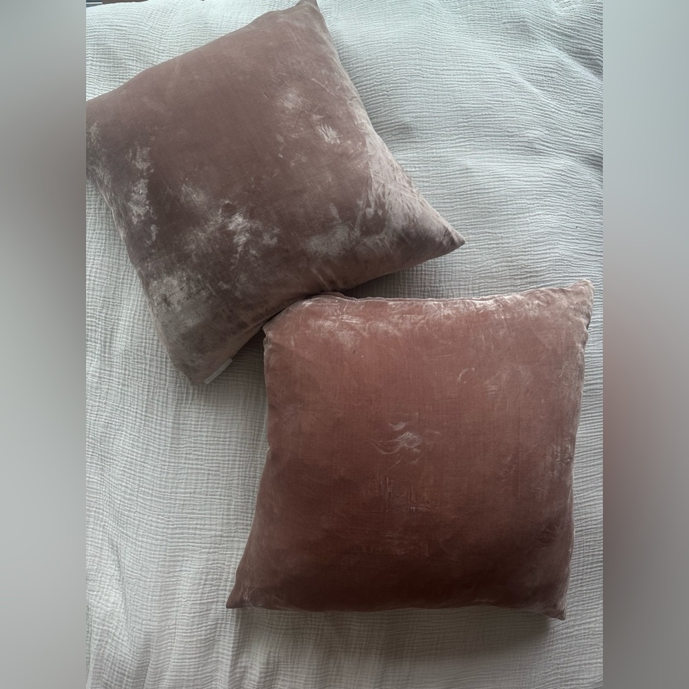 ABC home aviva stanoff lavender velvet pillow
